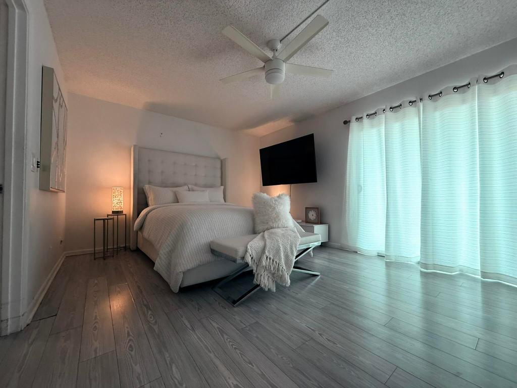 KINGSLEY AT CENTURY VILLAGE - Residential