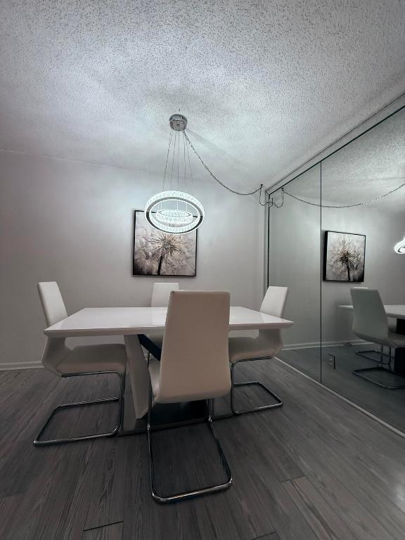KINGSLEY AT CENTURY VILLAGE - Residential