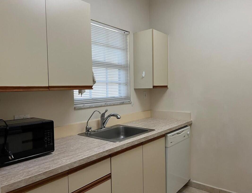 WATERS EDGE AT DEERFIELD CONDO - Residential Lease