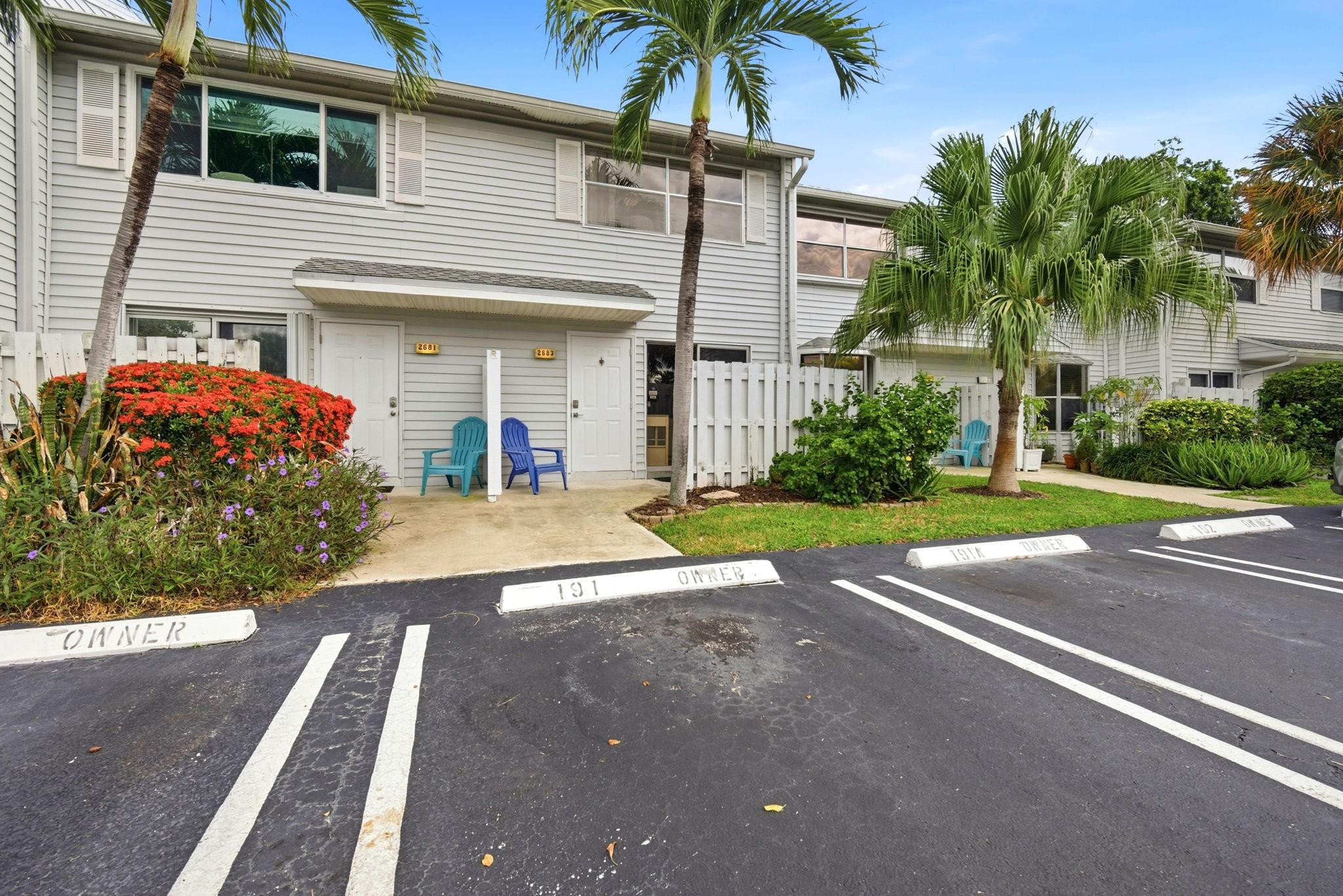 Incredible opportunity to own a fee-simple townhome in Pompano's sought-after Sun Harbor community! Boasting prime walkability to the beach, shopping, and local parks, this beautifully updated residence is perfect as a primary home or vacation getaway. Interior features a gorgeous renovated granite/SS kitchen, full-size in-unit laundry, and two massive en-suite primary bedrooms. WATERFRONT BONUS: Incredible ocean-access community marina with NO fixed bridges. Dock slips are offered via an HOA waiting list (Agent/Buyer to verify terms). Sparkling community pool steps away. Effortless to show on ShowingTime and ready for a quick close!