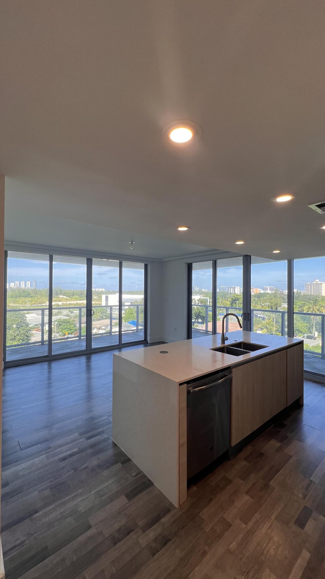 THE HIGHLANDS CONDO - Residential Lease