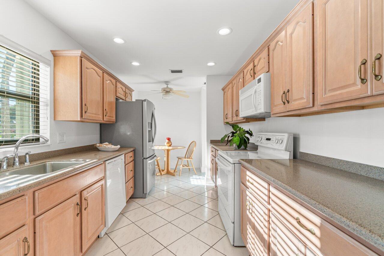 BOCA DELRAY - Residential Lease