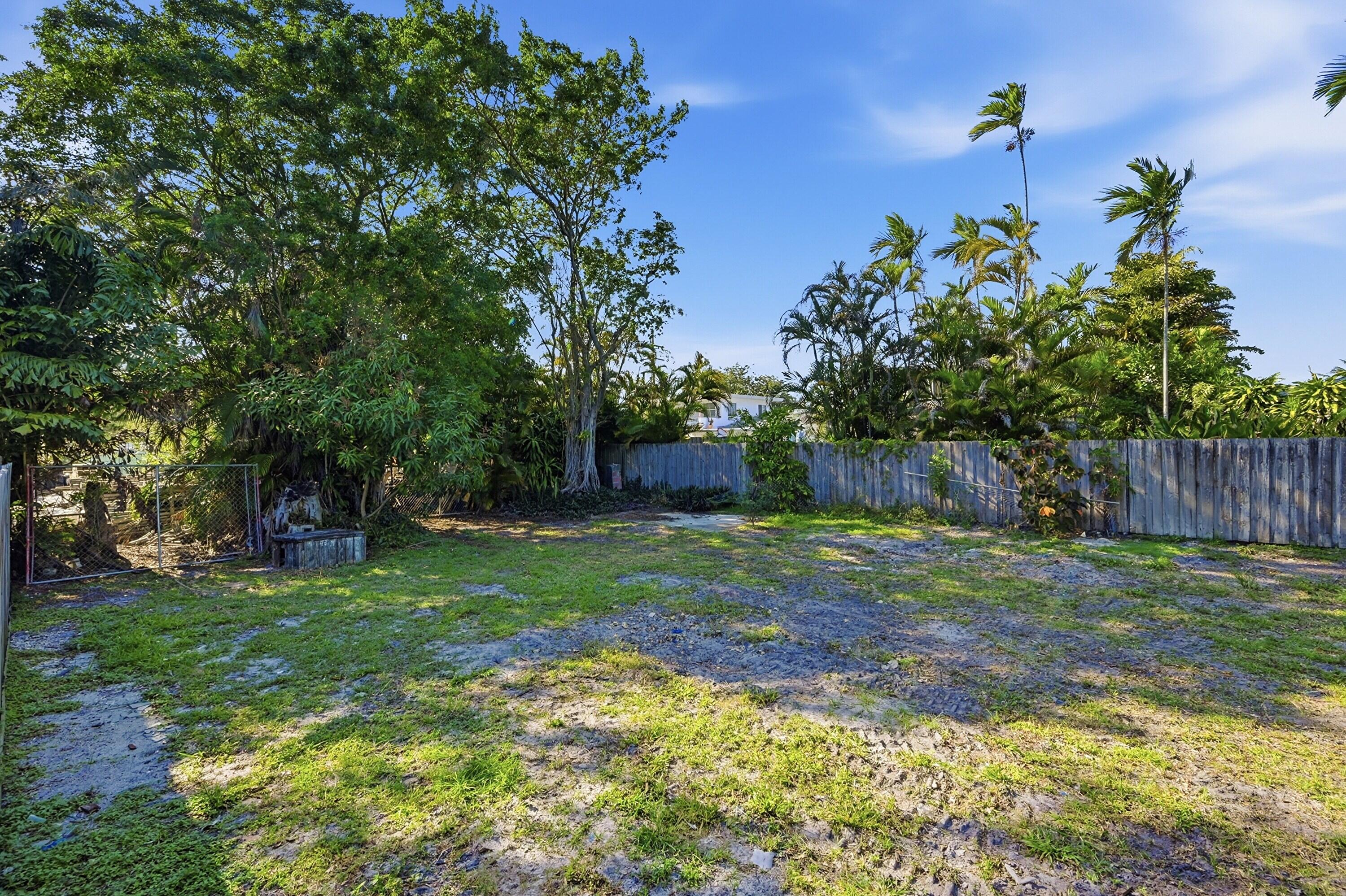 OAKLAND PARK SECOND ADD - Residential Income