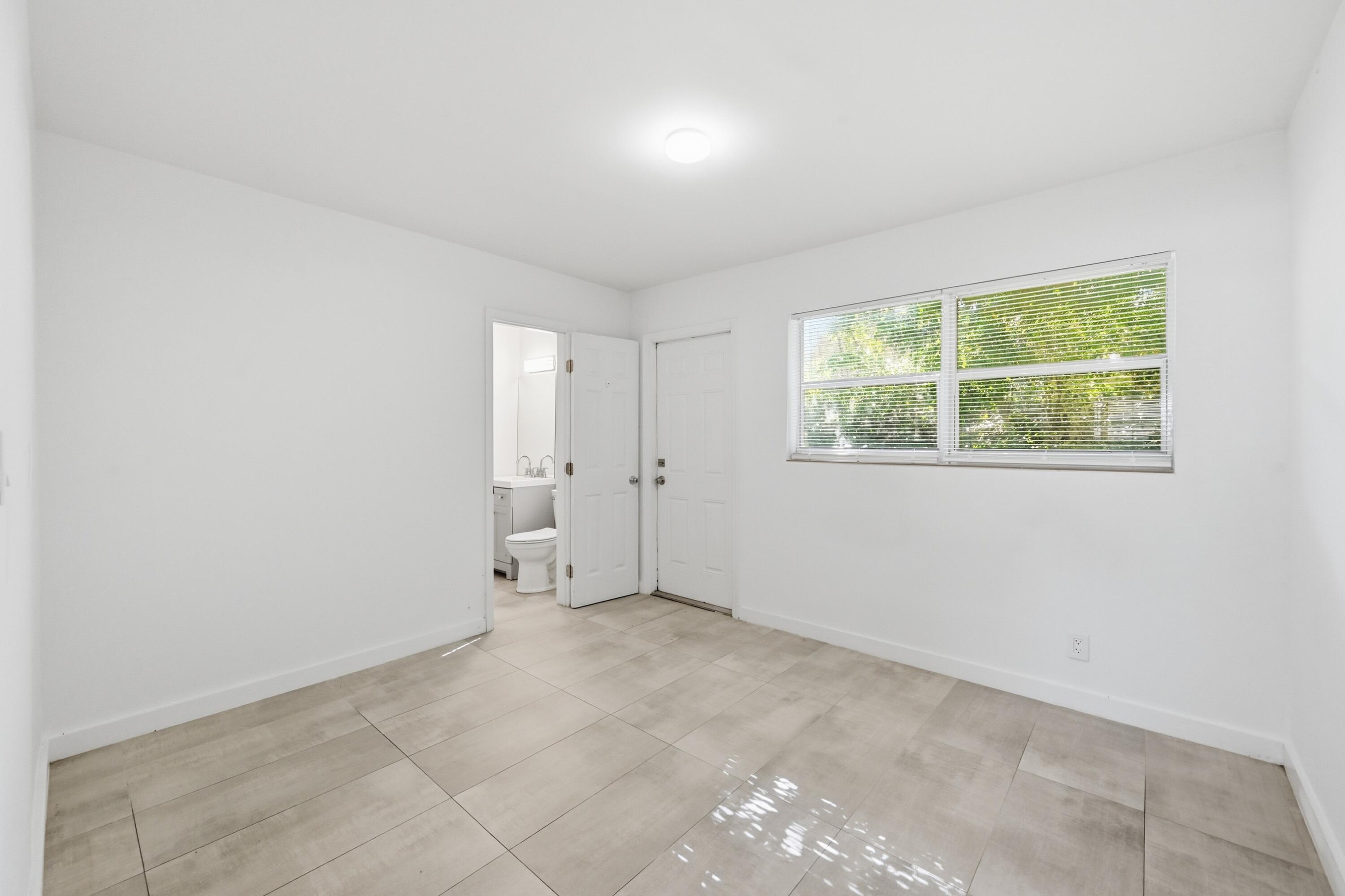OAKLAND PARK SECOND ADD - Residential Income