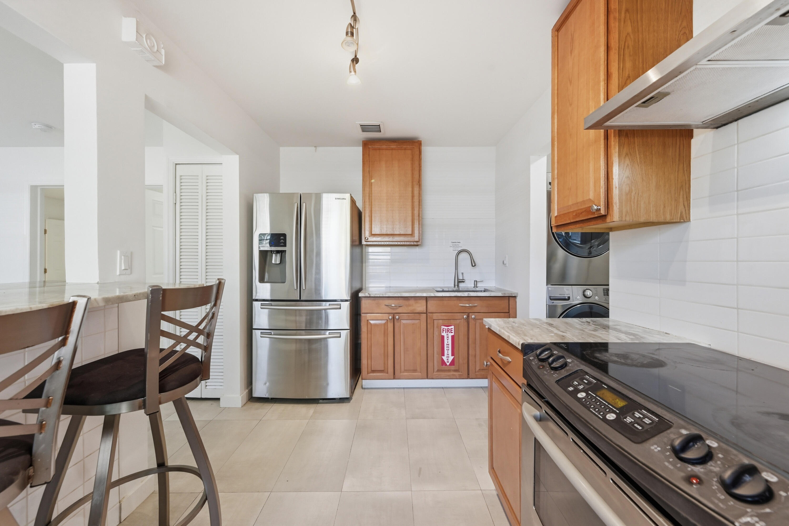 OAKLAND PARK SECOND ADD - Residential Income