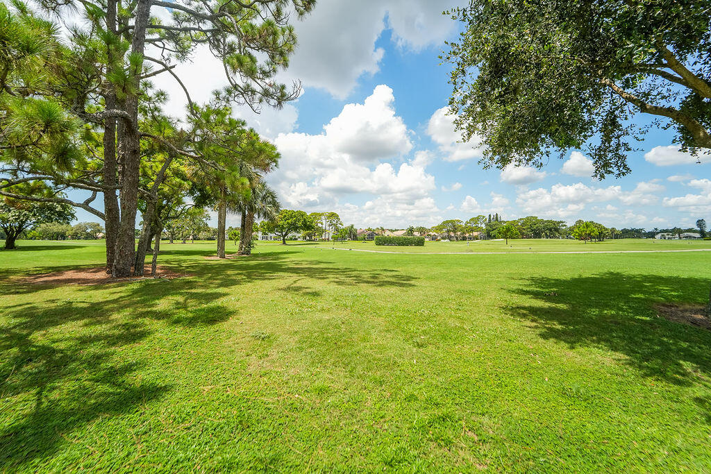 EASTPOINTE COUNTRY CLUB - Residential