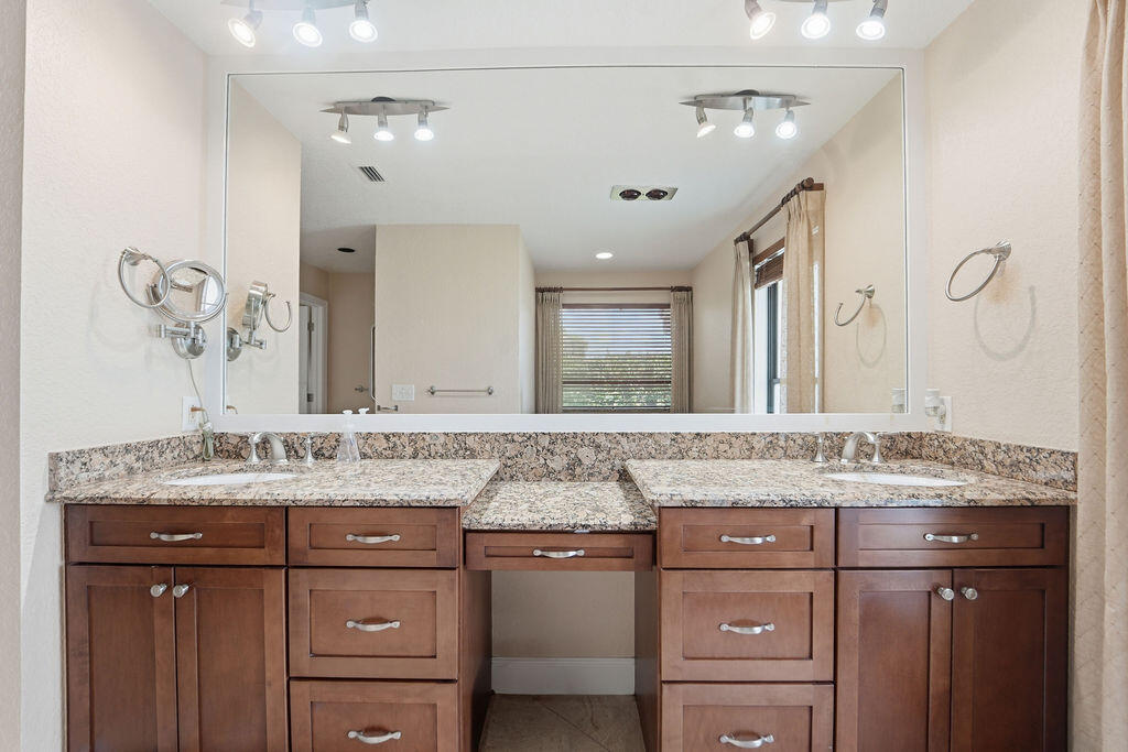 EASTPOINTE COUNTRY CLUB - Residential