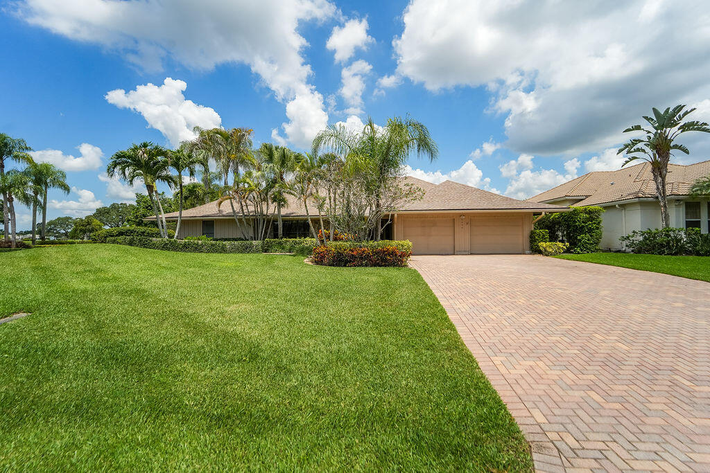 EASTPOINTE COUNTRY CLUB - Residential