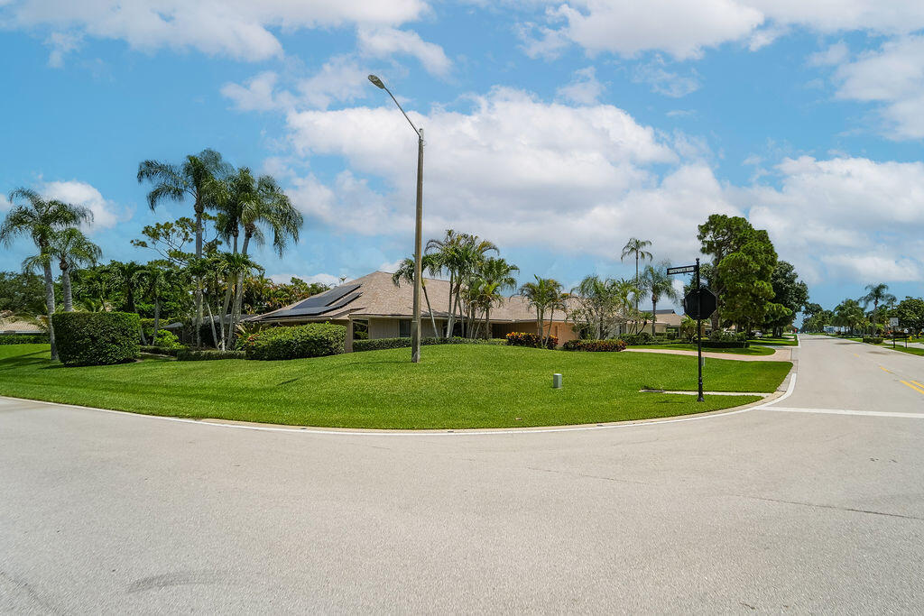 EASTPOINTE COUNTRY CLUB - Residential