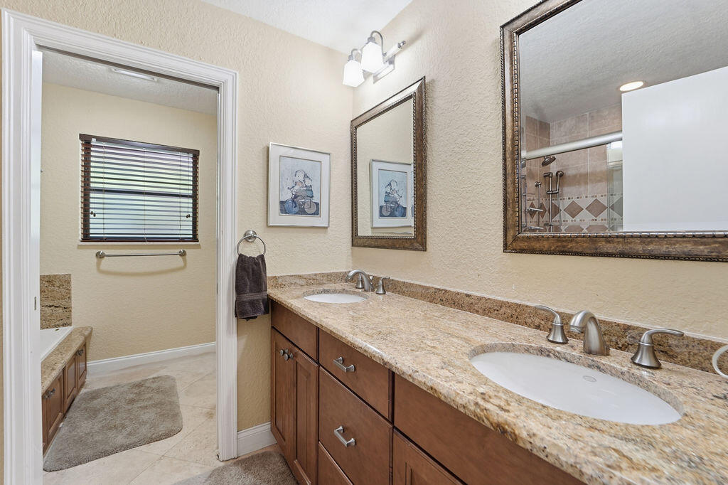 EASTPOINTE COUNTRY CLUB - Residential