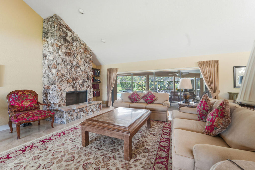EASTPOINTE COUNTRY CLUB - Residential