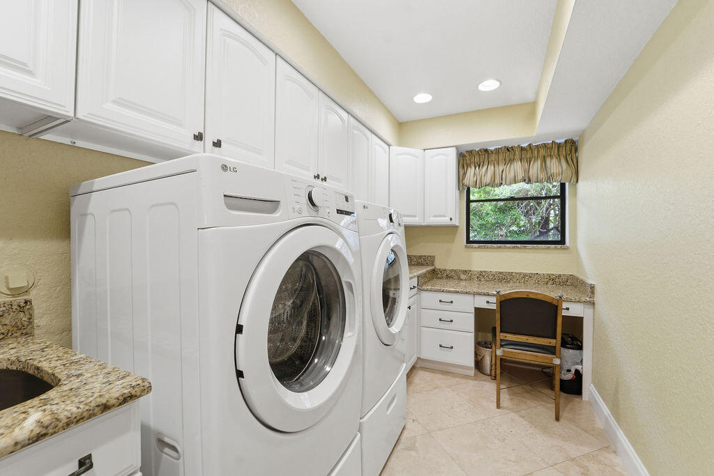 EASTPOINTE COUNTRY CLUB - Residential