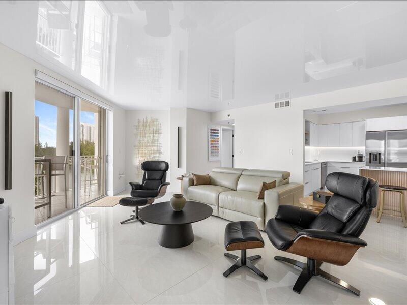 LES PELICANS (THE PELICANS) CONDO - Residential