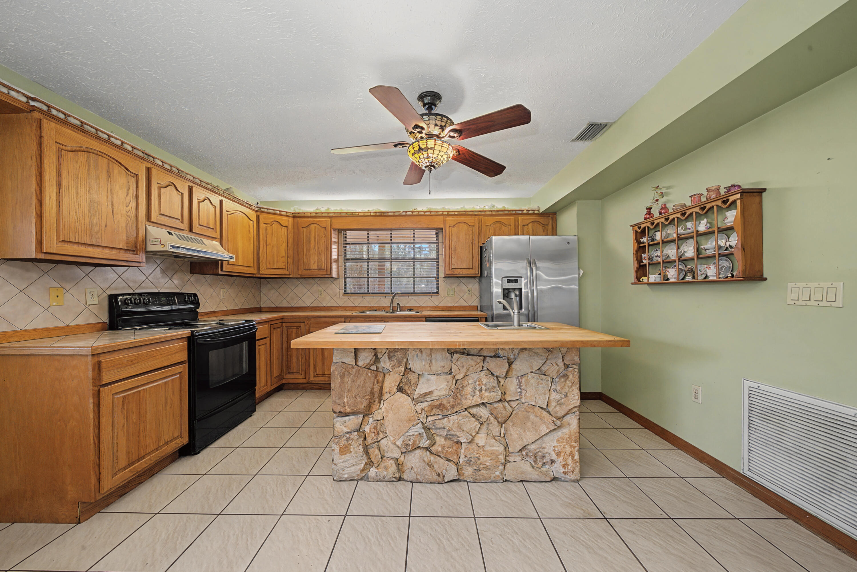 MOON RANCH ACRES - Residential