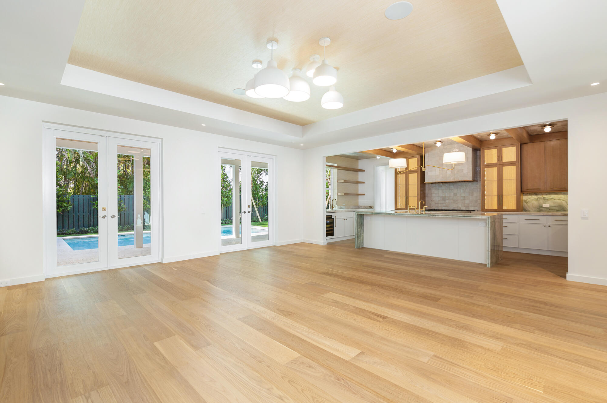EDGEWATER - Residential