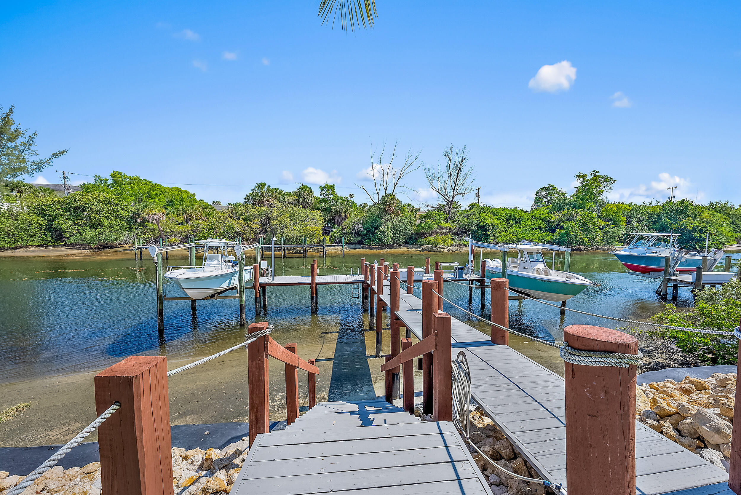 NORTH PALM BEACH VILLAGE OF PL 1 IN PB 2 - Residential