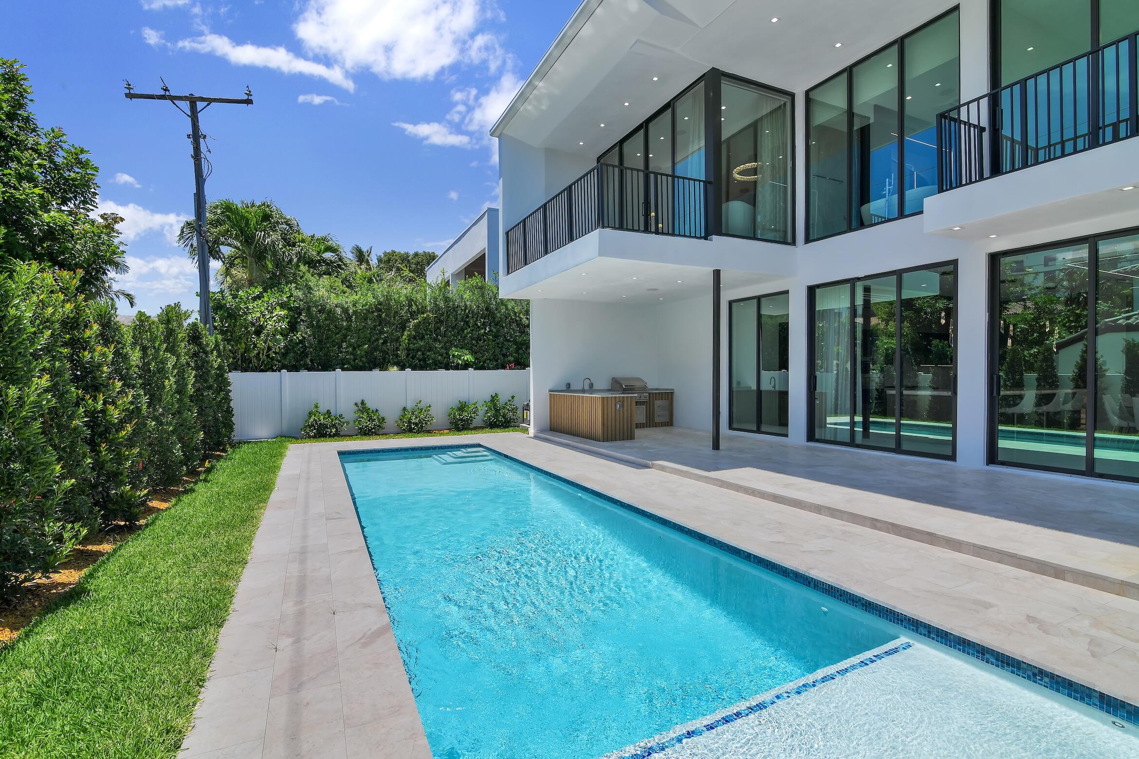 KINGS COURT - Residential