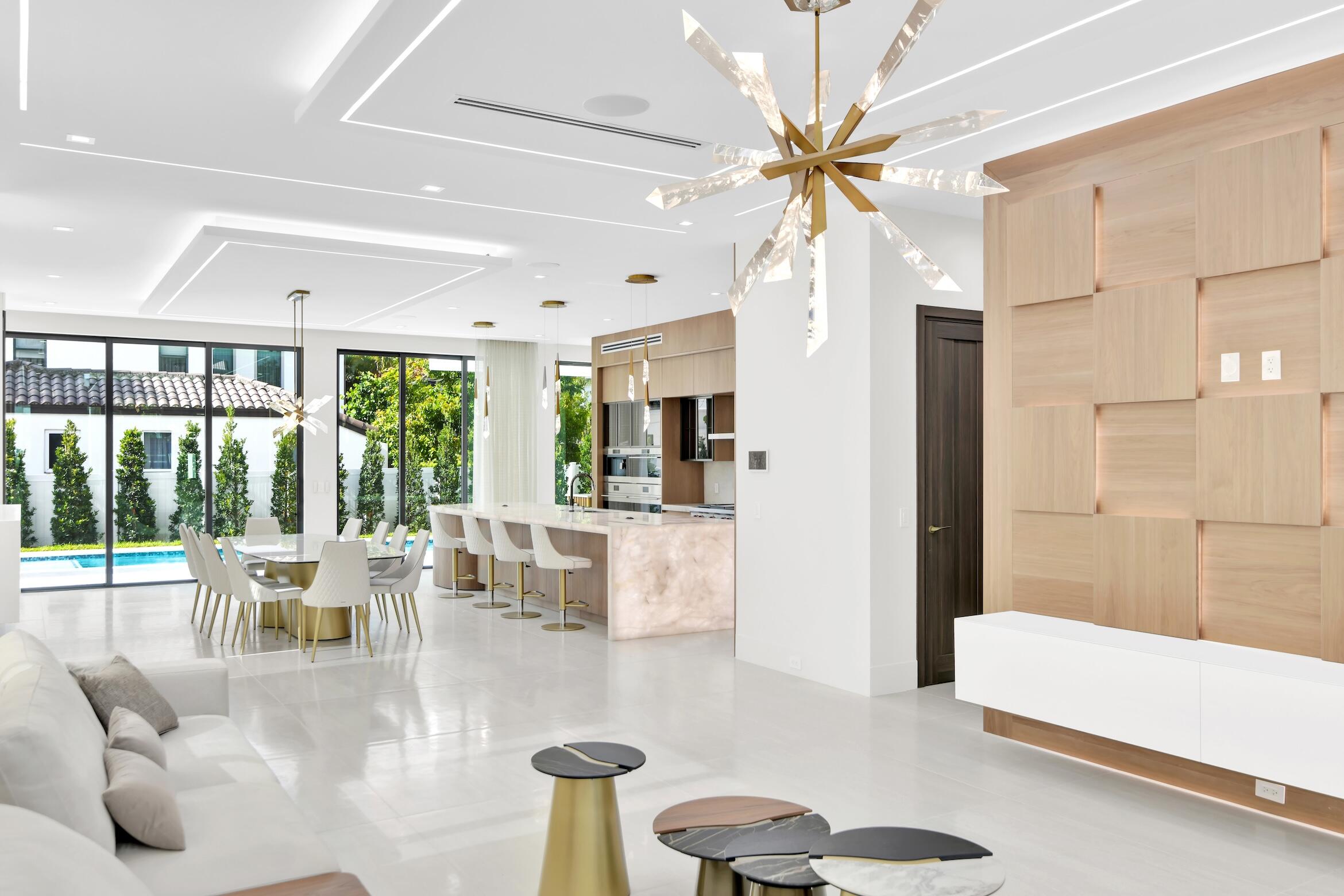 KINGS COURT - Residential