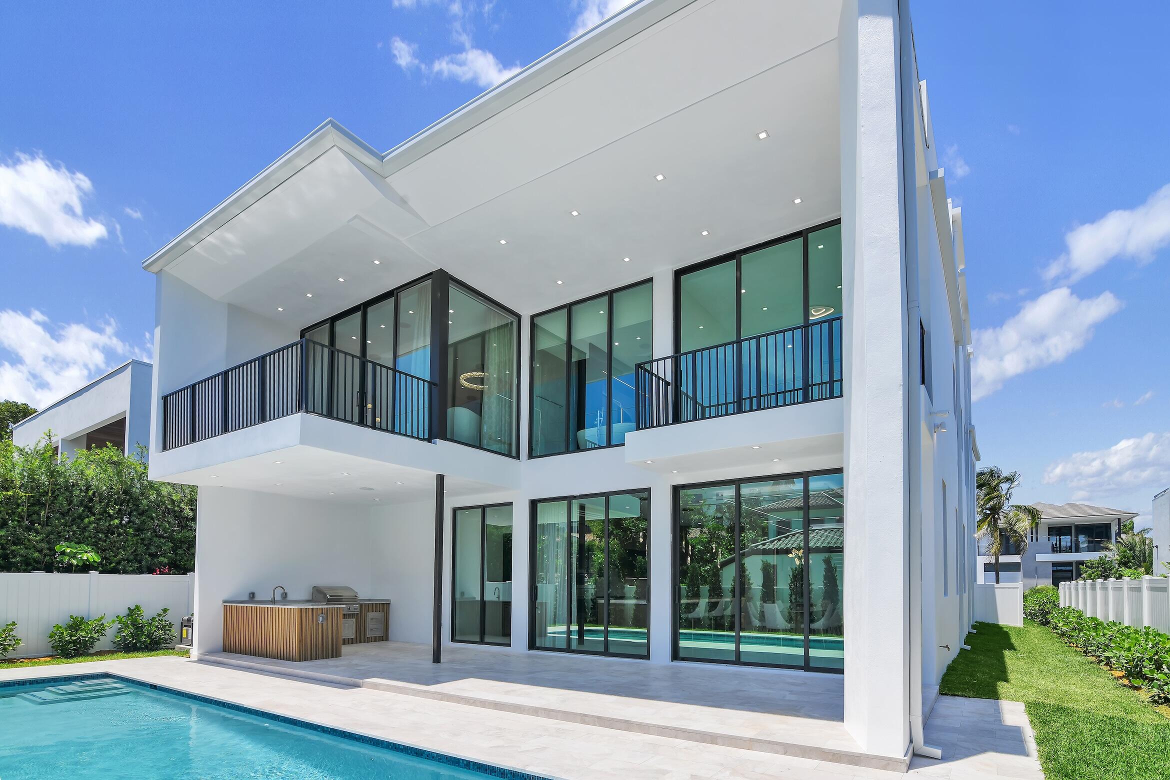 KINGS COURT - Residential