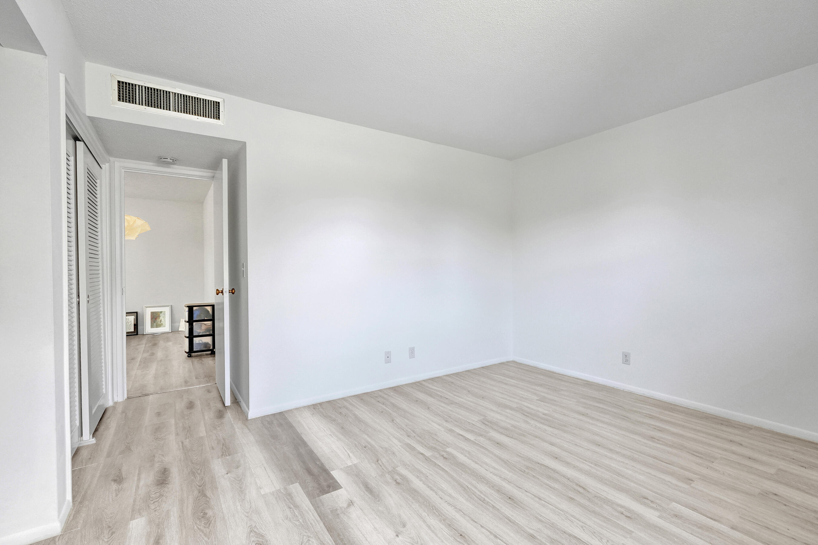 BOUNDBROOK CONDO S - Residential