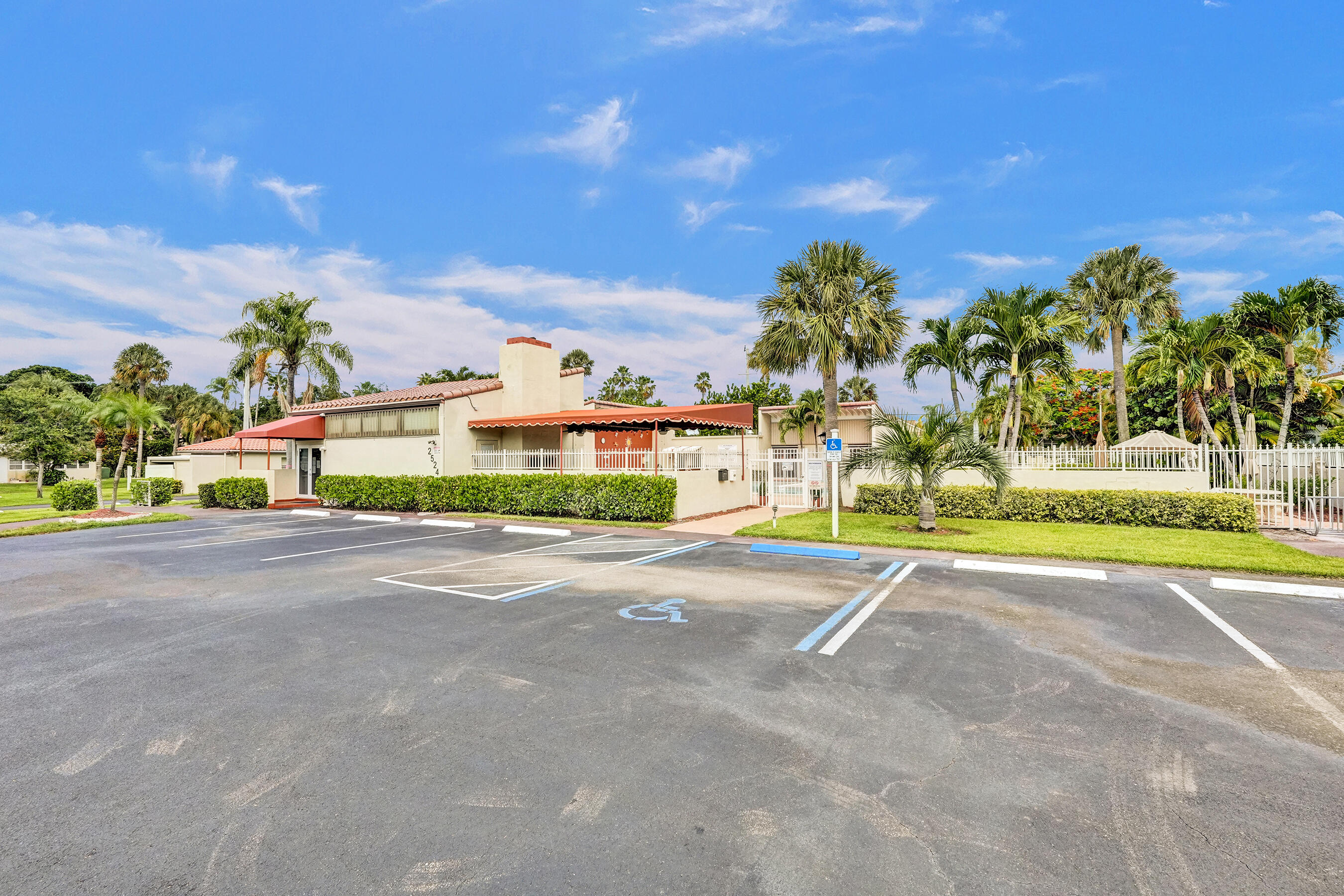 BOUNDBROOK CONDO S - Residential