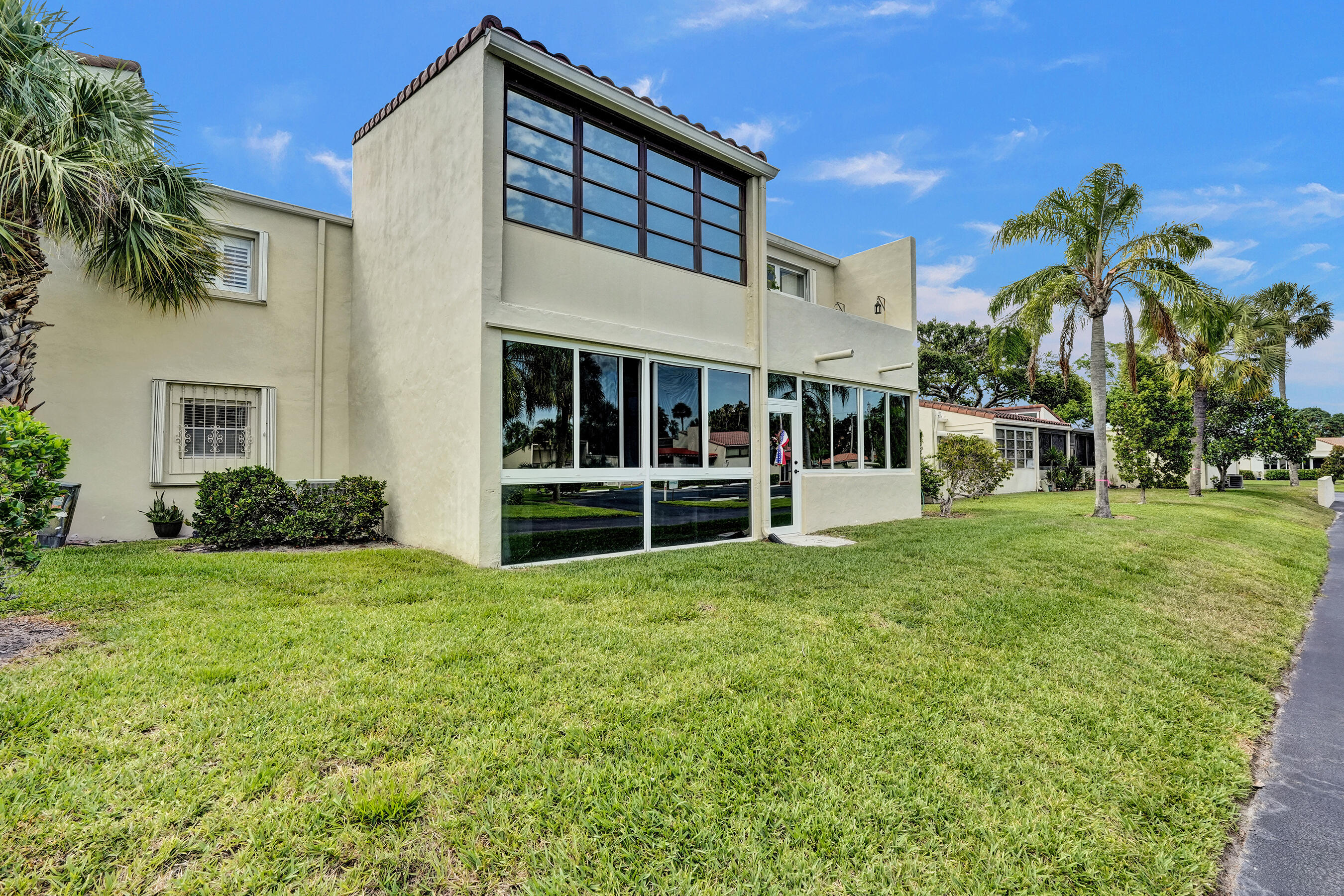 BOUNDBROOK CONDO S - Residential