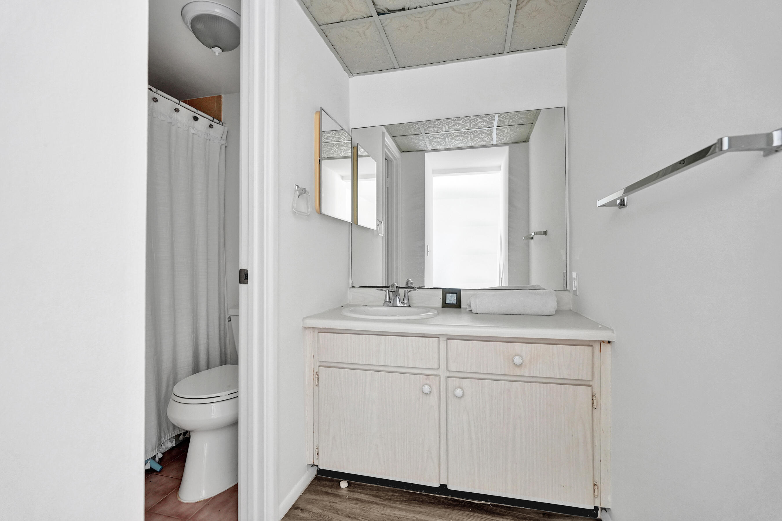 BOUNDBROOK CONDO S - Residential