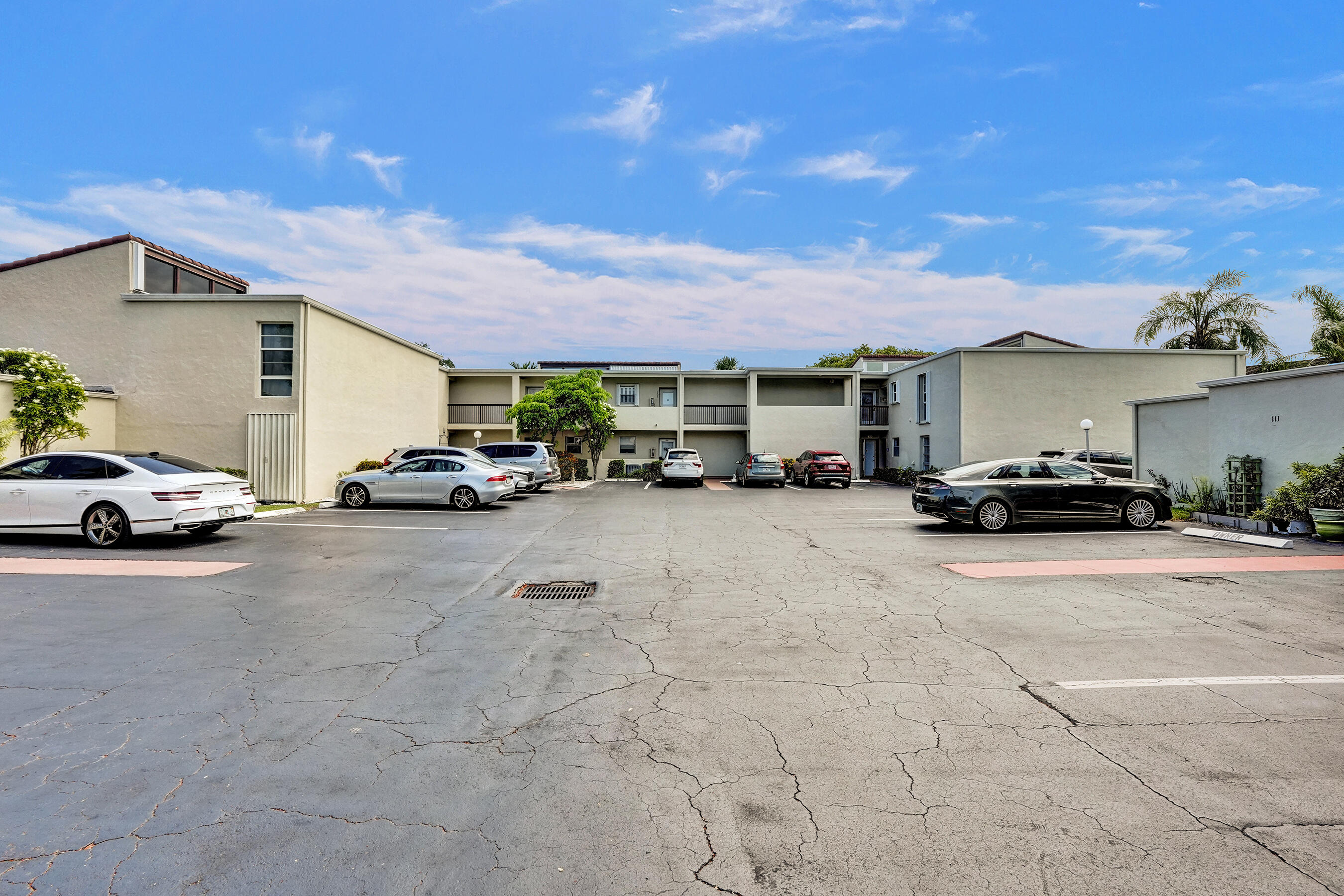 BOUNDBROOK CONDO S - Residential
