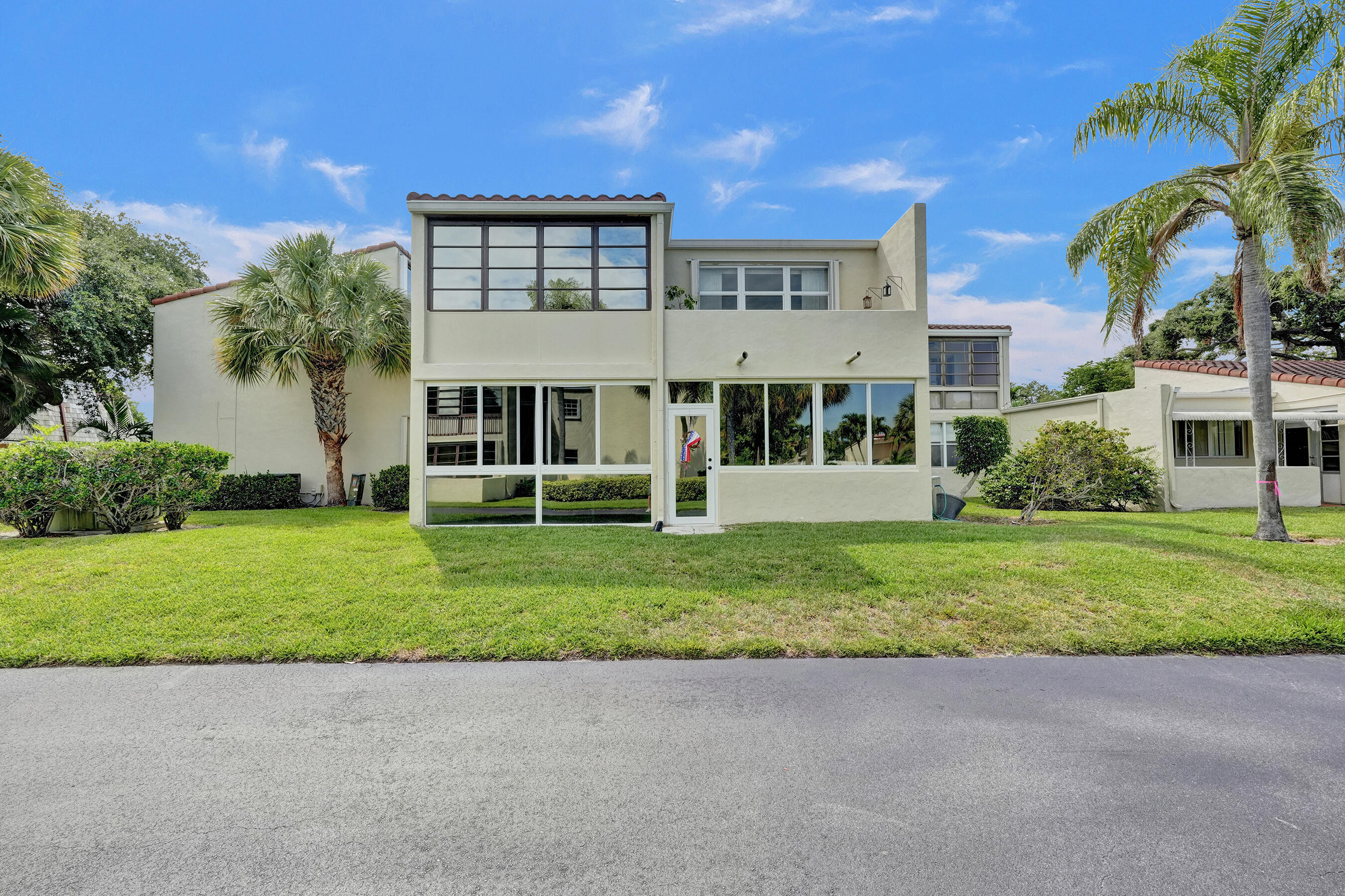 BOUNDBROOK CONDO S - Residential