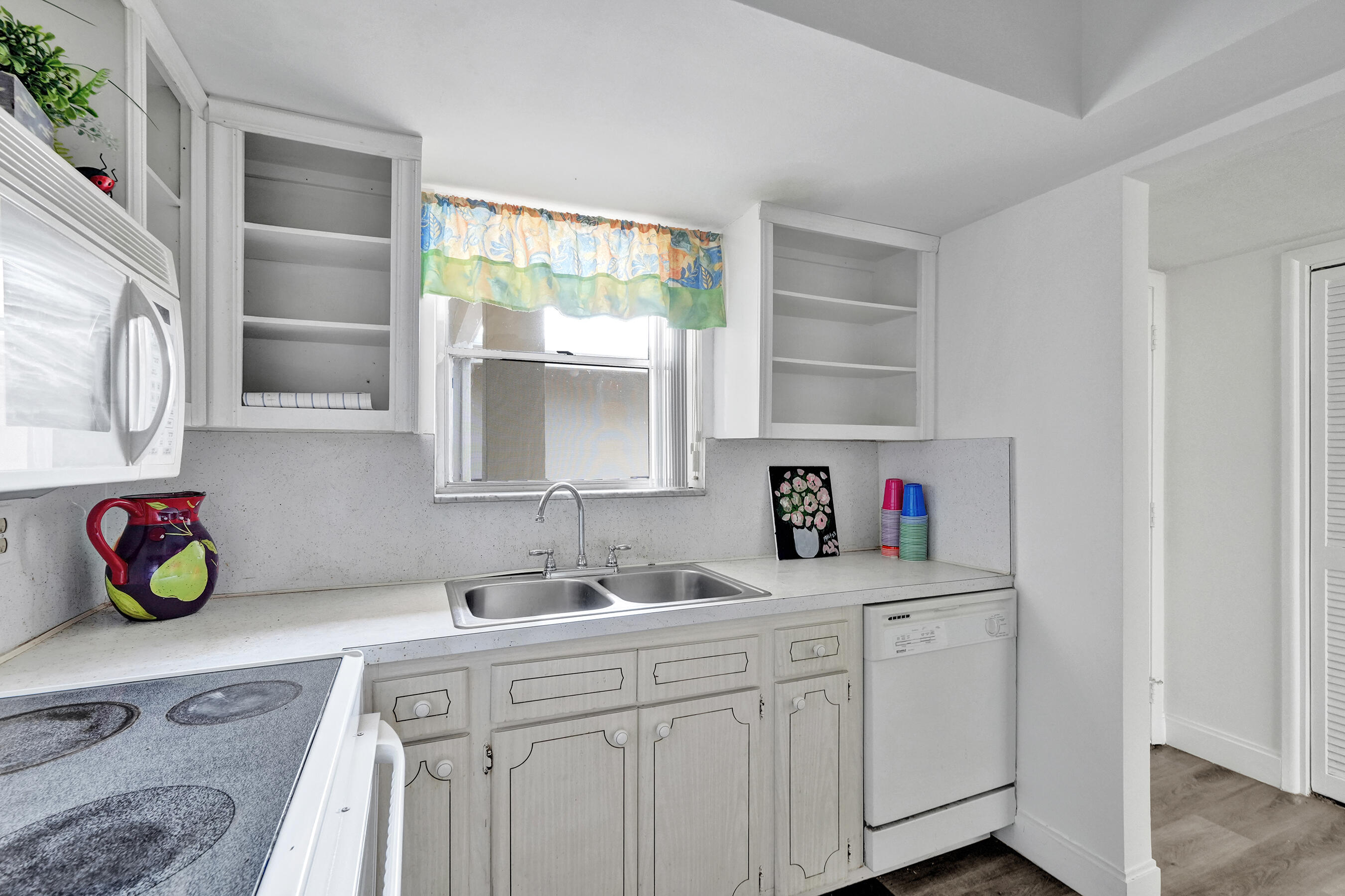 BOUNDBROOK CONDO S - Residential