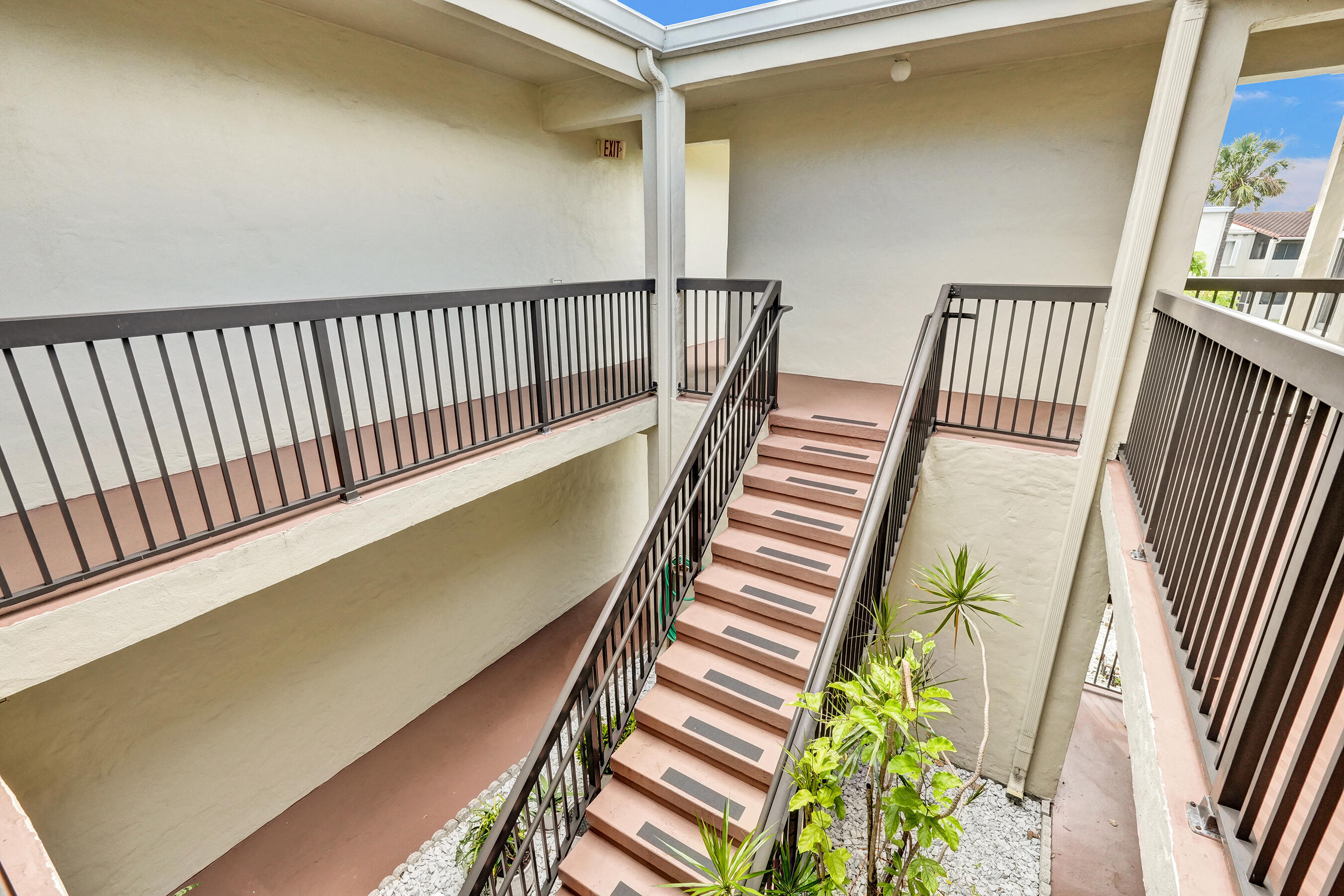 BOUNDBROOK CONDO S - Residential