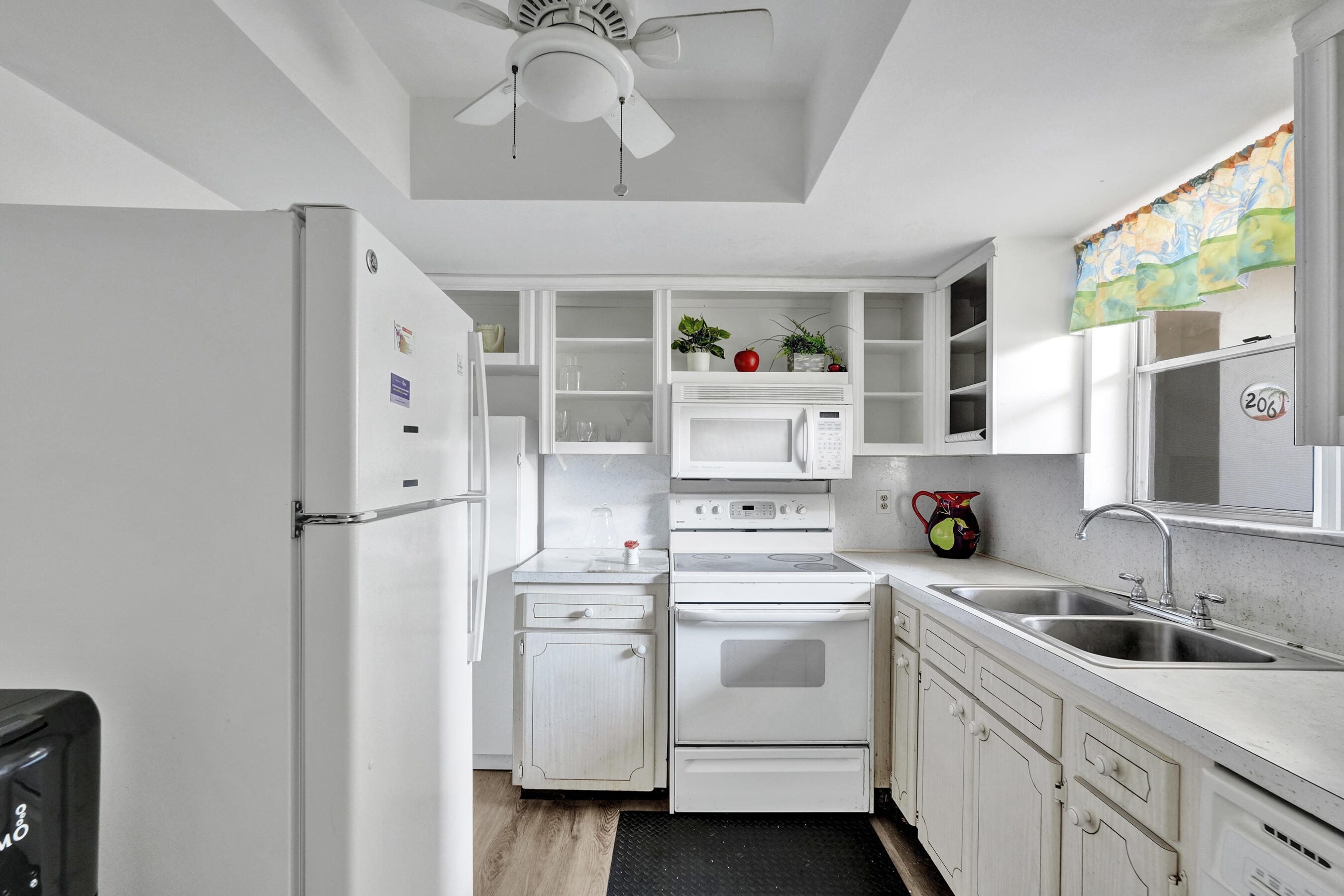 BOUNDBROOK CONDO S - Residential