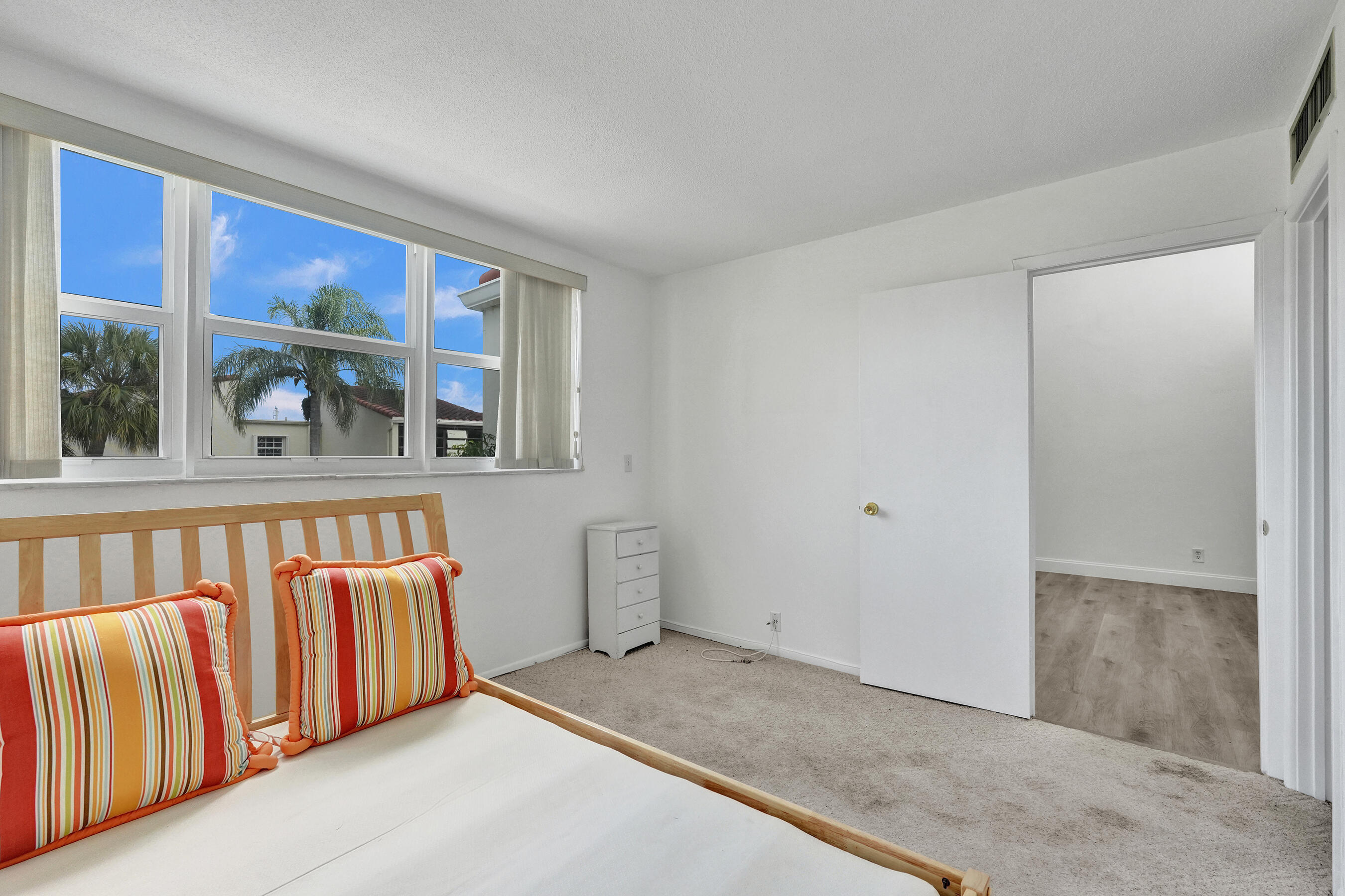 BOUNDBROOK CONDO S - Residential