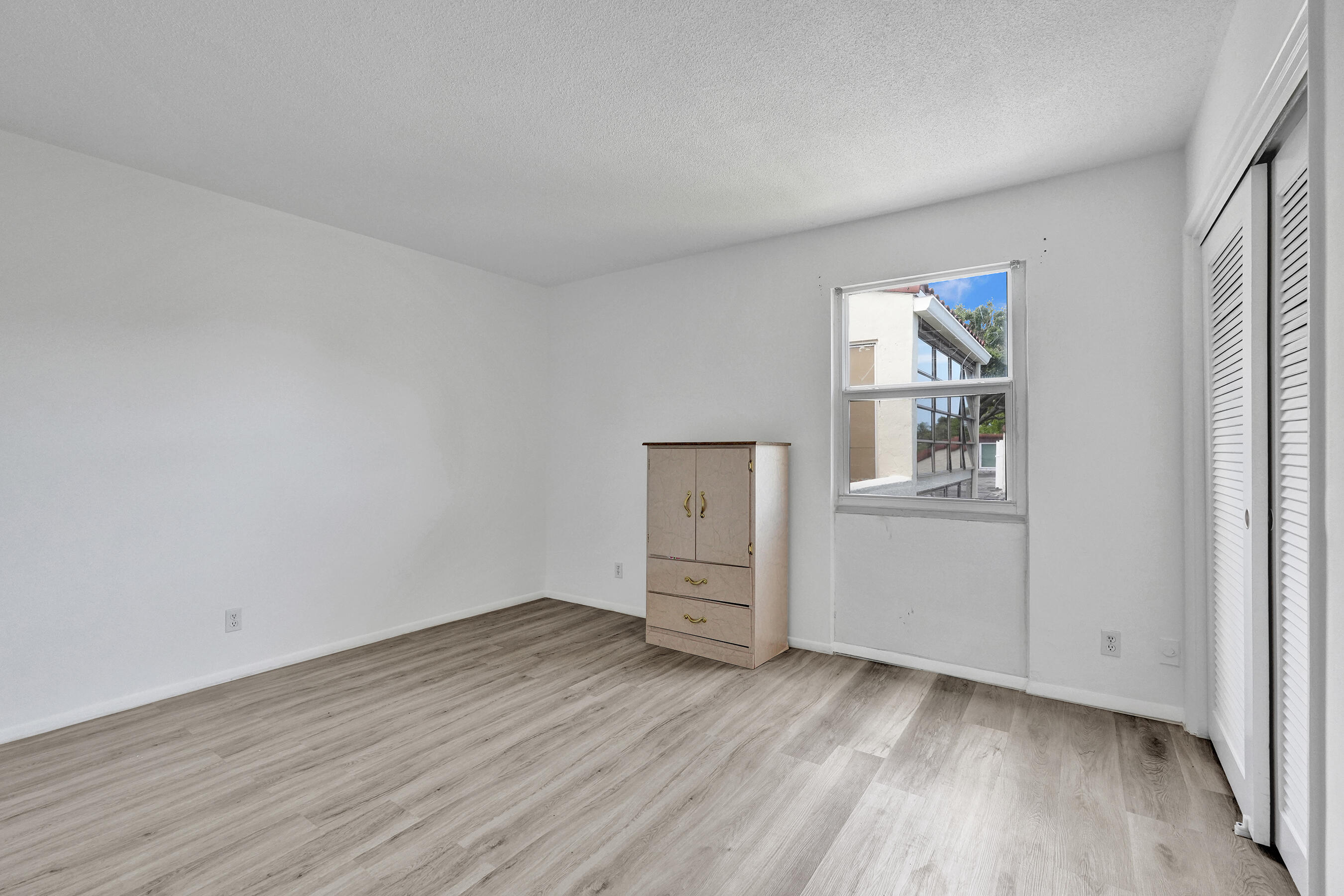 BOUNDBROOK CONDO S - Residential