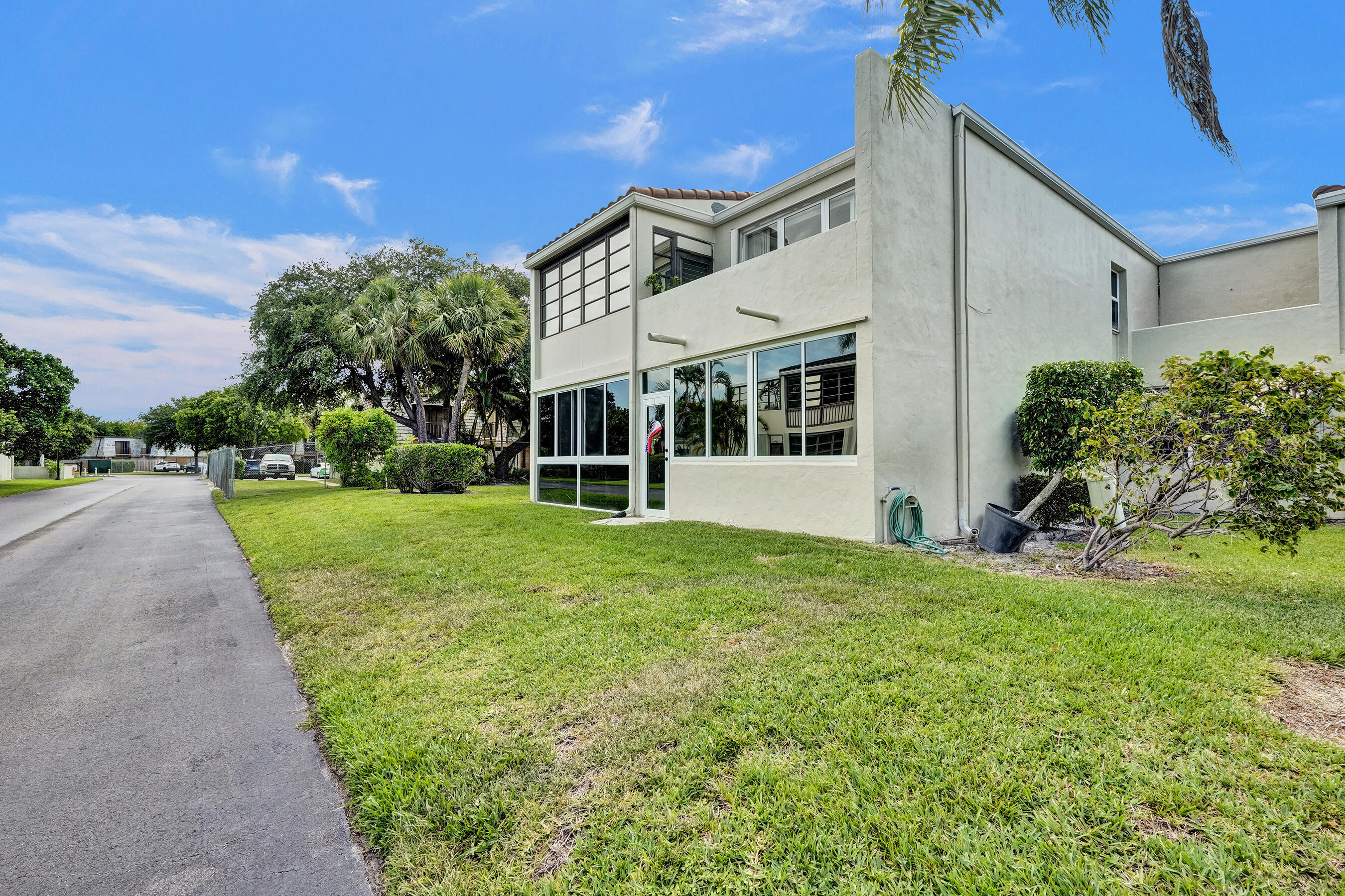 BOUNDBROOK CONDO S - Residential