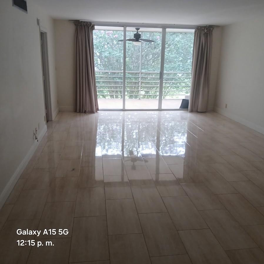 NO 121 PALM-AIRE COUNTRY CLUB - Residential
