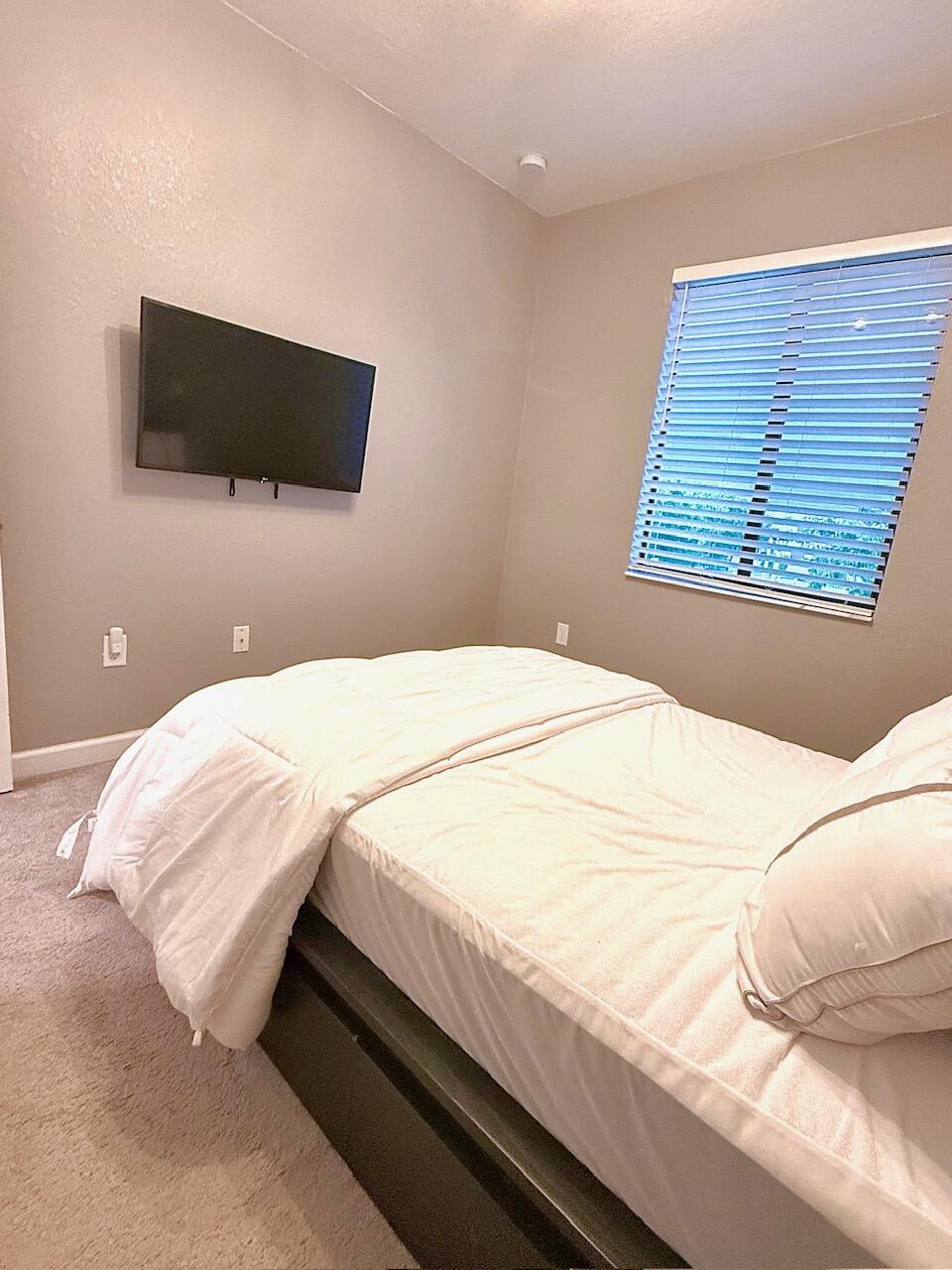 VIA VENTURA NEIGHBORHOOD 1 - Residential Lease