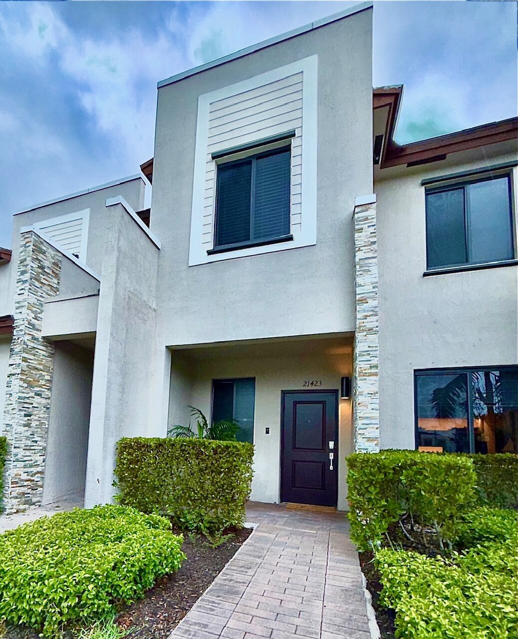 VIA VENTURA NEIGHBORHOOD 1 - Residential Lease