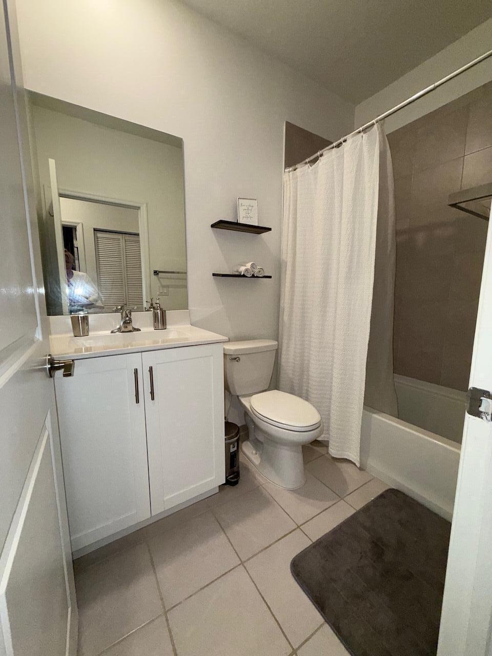 VIA VENTURA NEIGHBORHOOD 1 - Residential Lease