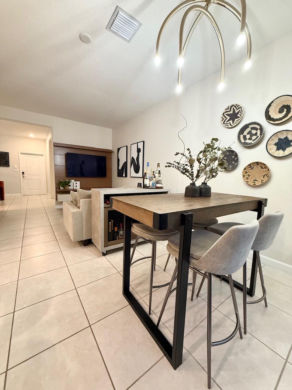 VIA VENTURA NEIGHBORHOOD 1 - Residential Lease