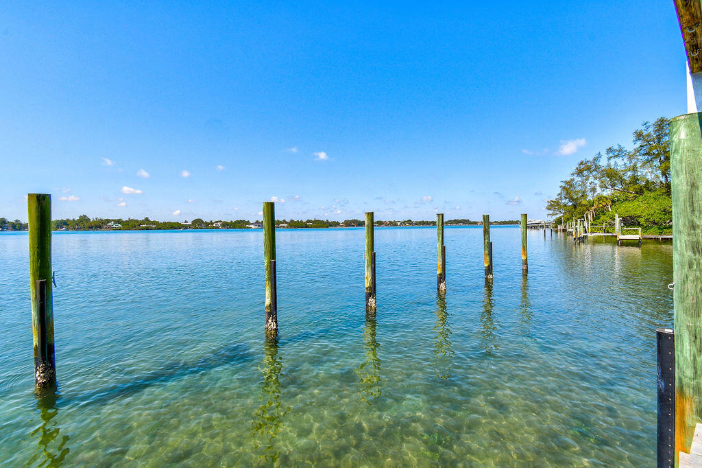 Once in a lifetime opportunity to own on the blue water section of the highly coveted River. South facing parcel situated on close to an acre. Come build your dream waterfront residence on spectacular parcel. Jupiter is a top destination for tennis and golf with its highly coveted courses and local pros. Proudly home to some of the most renowned golf courses in the World. The historic Jupiter Inlet Lighthouse and Juno Pier are testaments to the community's long-standing relationship with aquatic pursuits...world class diving and fishing await just offshore.
Highest and best due Sunday July 10th, 5PM Minutes from Palm Beach International Airport and Stuart Jet Port. For those placing an emphasis on a private, pastoral setting within close proximity to the amenities of an idyllic community like Jupiter, Riverside Dr is an unparalleled offering.