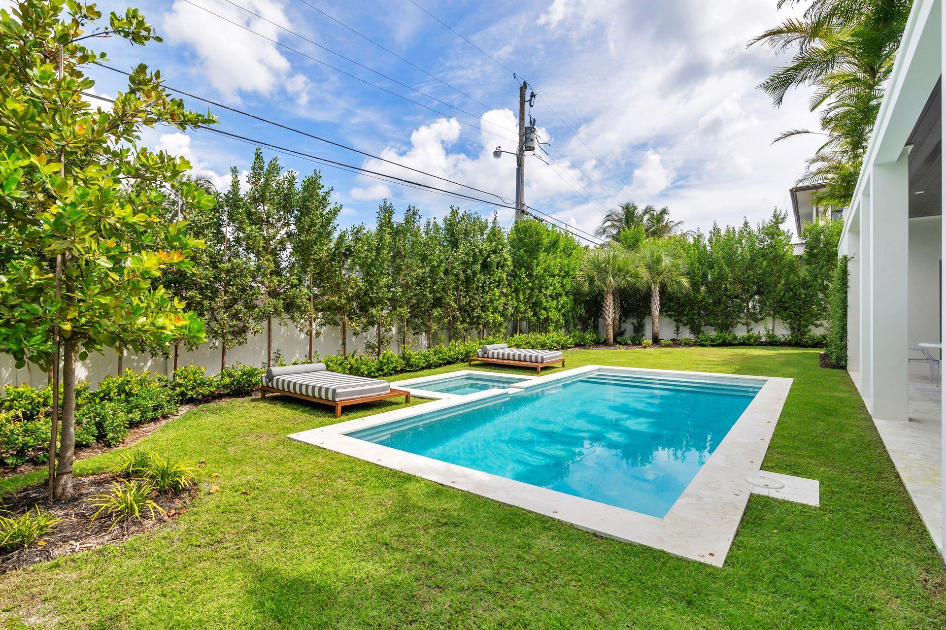 EDGEWATER - Residential