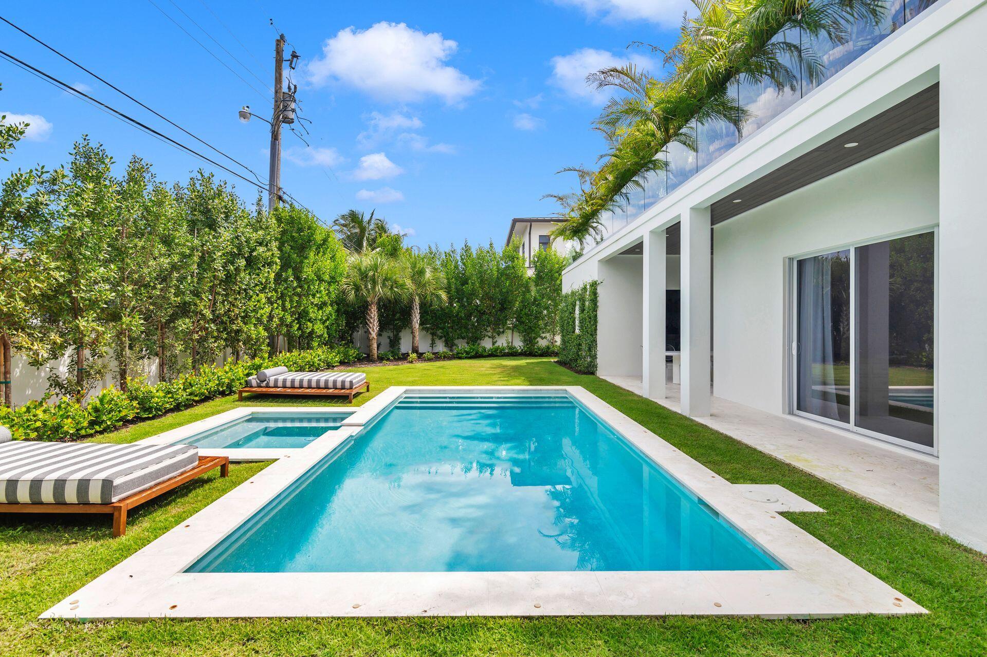 EDGEWATER - Residential