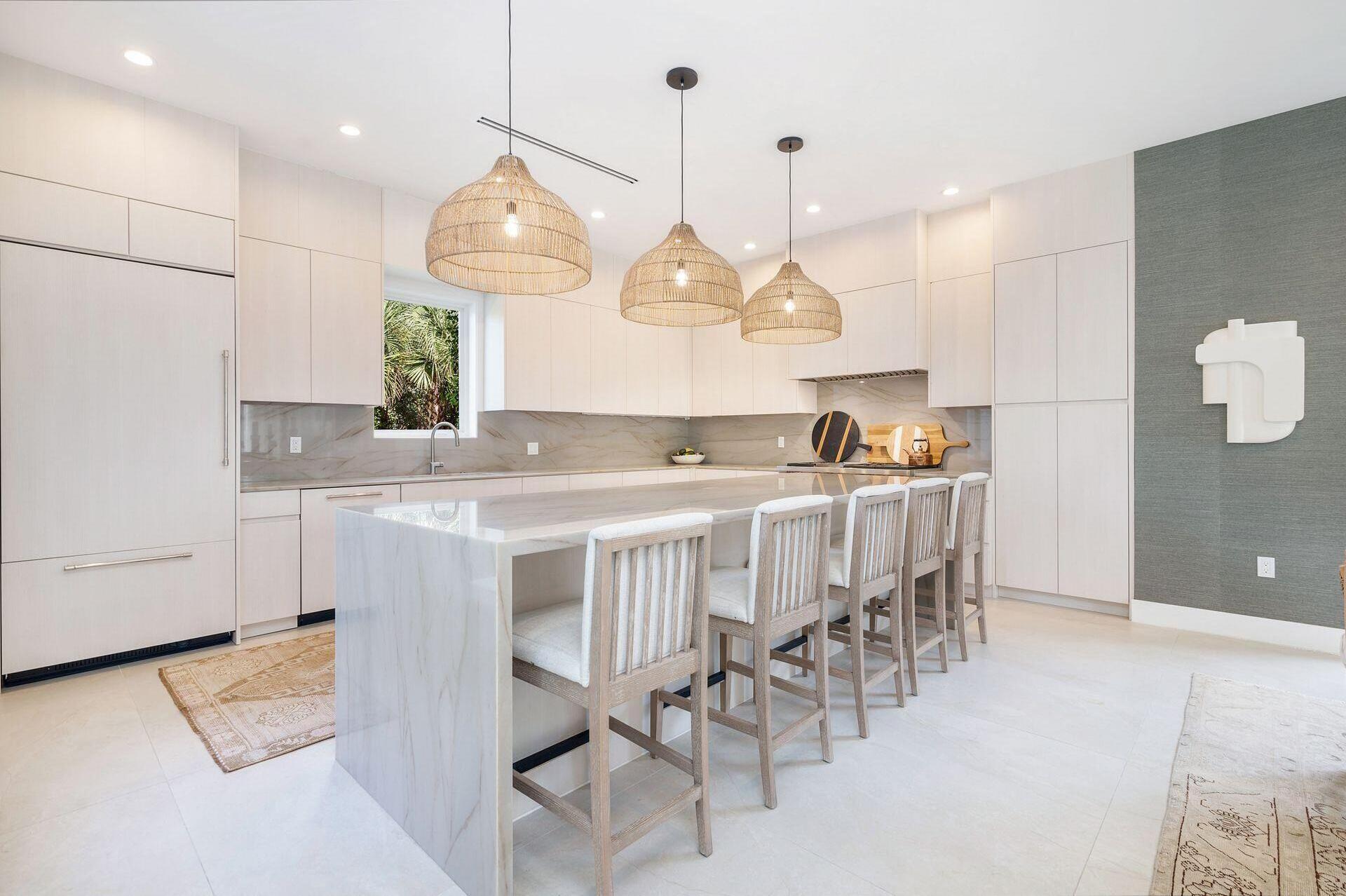 EDGEWATER - Residential