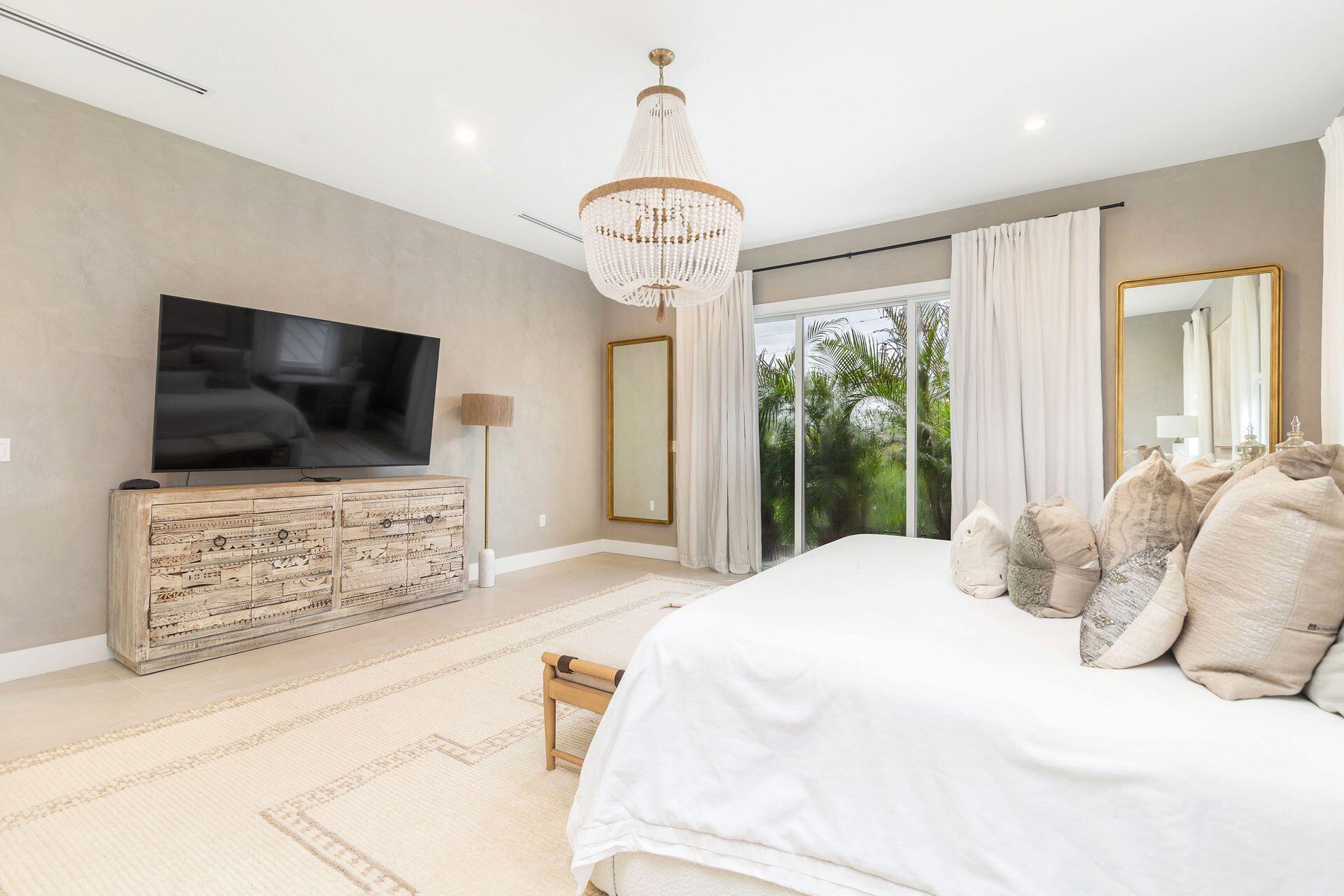 EDGEWATER - Residential