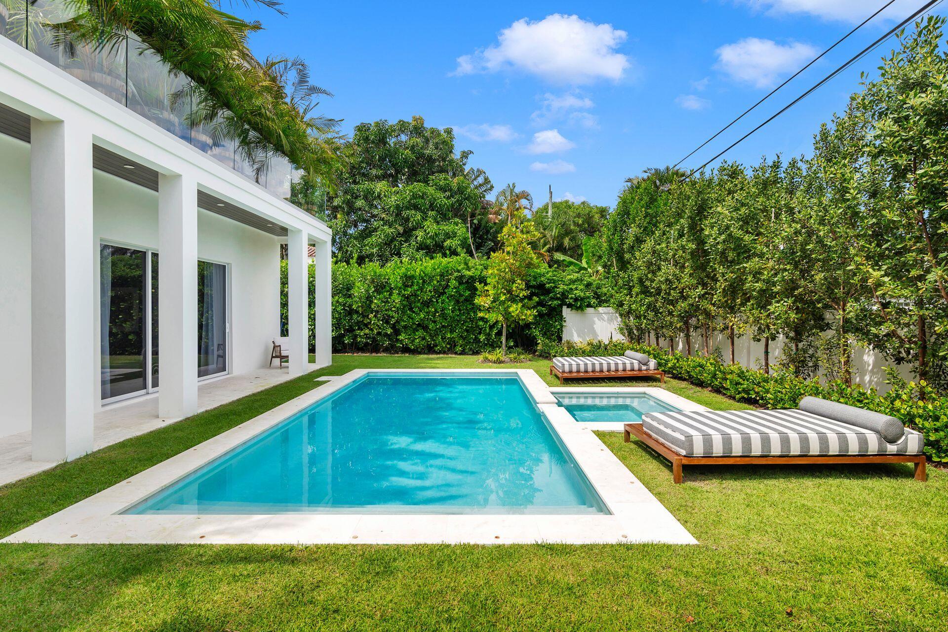 EDGEWATER - Residential
