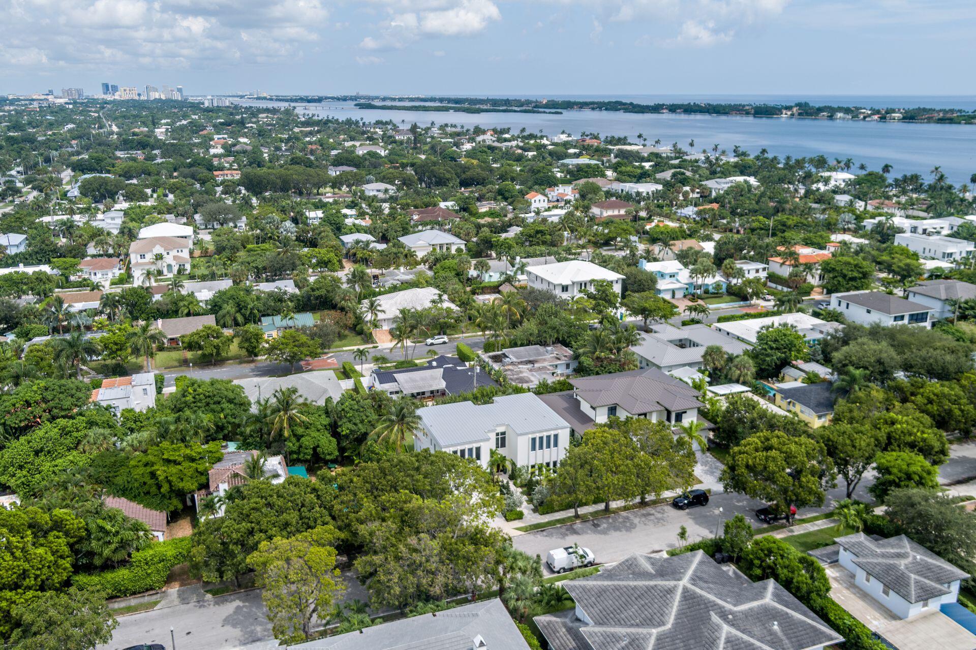 EDGEWATER - Residential