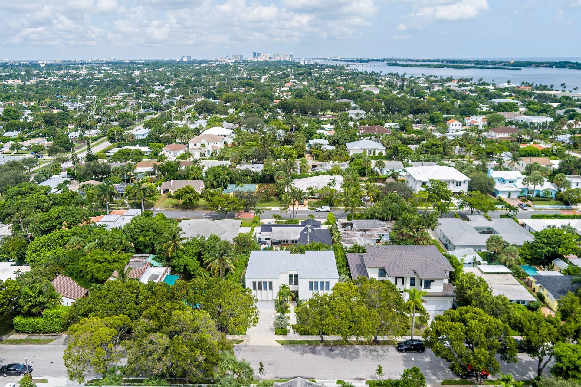 EDGEWATER - Residential