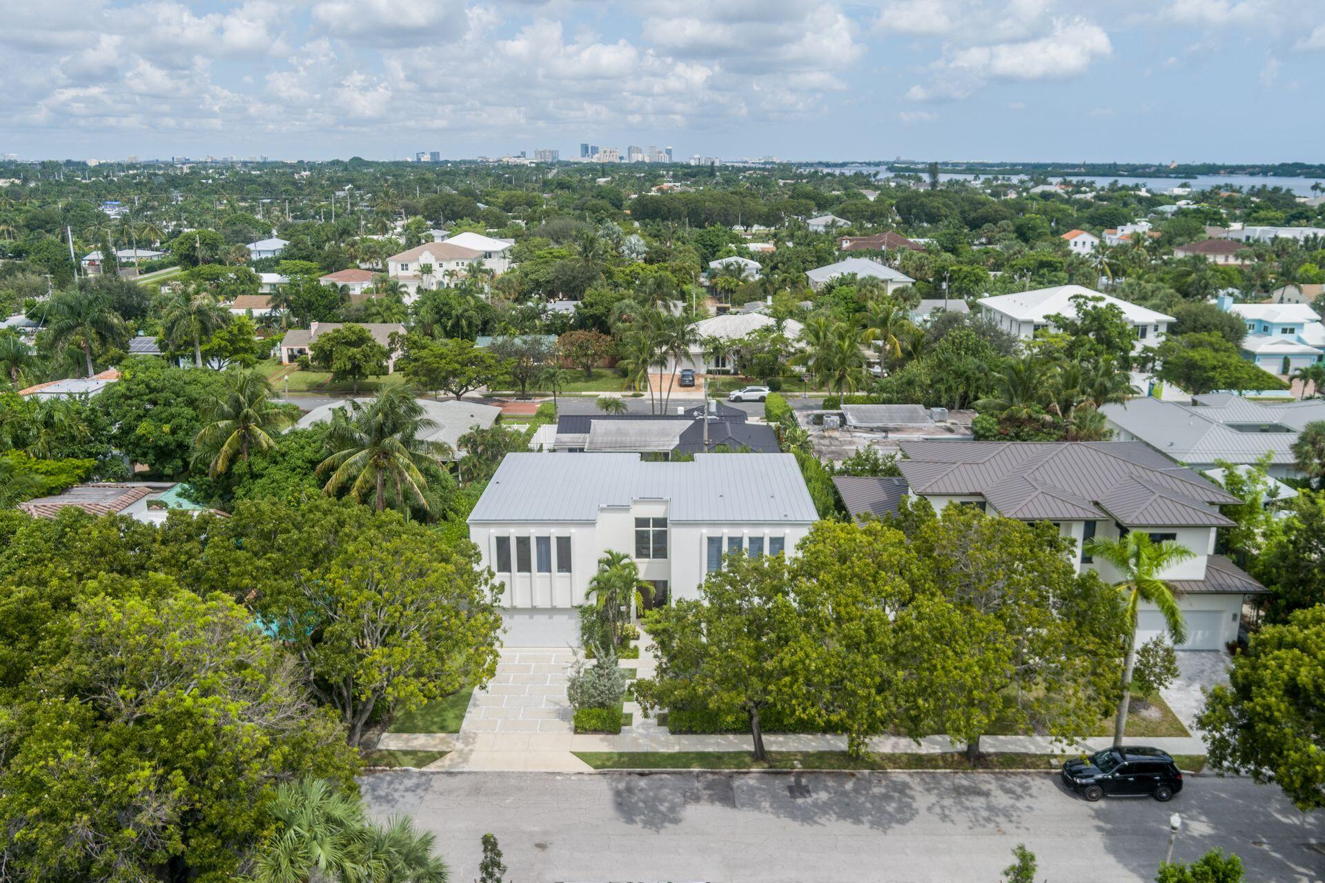EDGEWATER - Residential