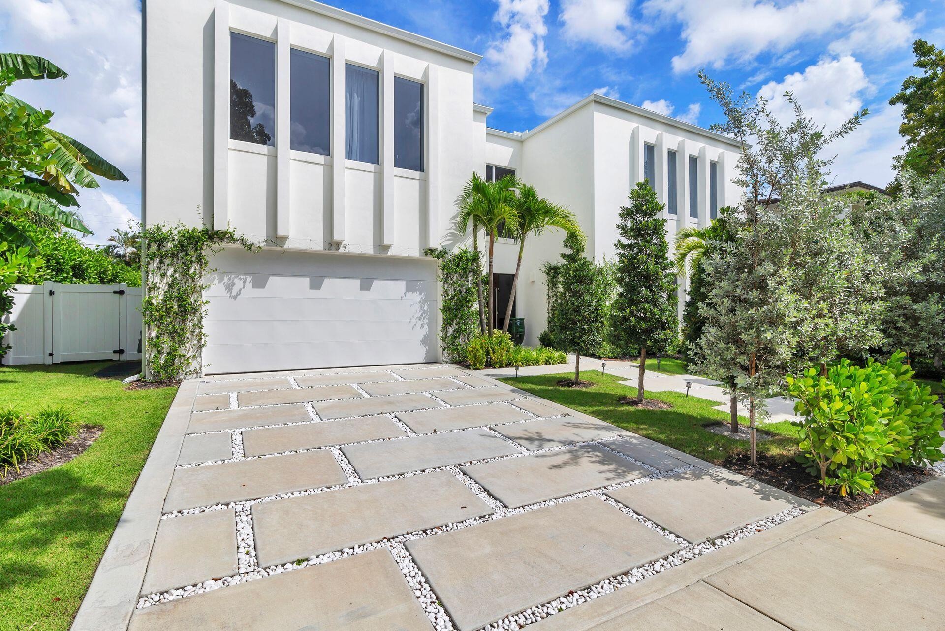 EDGEWATER - Residential